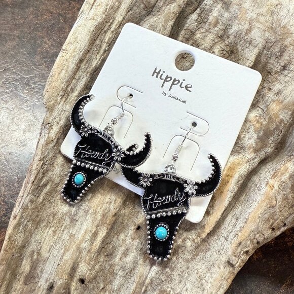 BOUTIQUE Jewelry - NEW Western Turquoise Steerhead Dangle Earrings